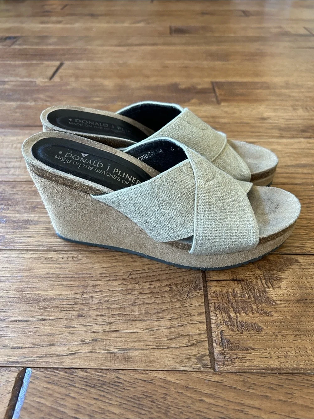 Donald J Pliner Bonbon Crisscross Wedge Heel Sandals Natural Beige Size 6